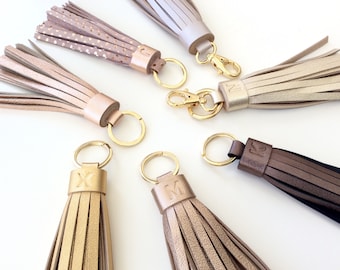 Leather tassel keychain. Personalised leather keychain. Monogram leather keychain. Leather tassel for keys. Leather tassel for bag. Metallic