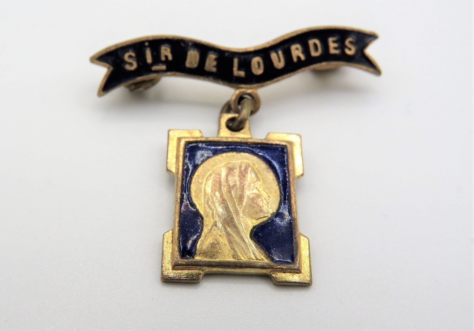 Broche Ancienne Fleurs De Lys - Métal Argenté, Lourde - Fabriquée En France - Occasion Avec Usures