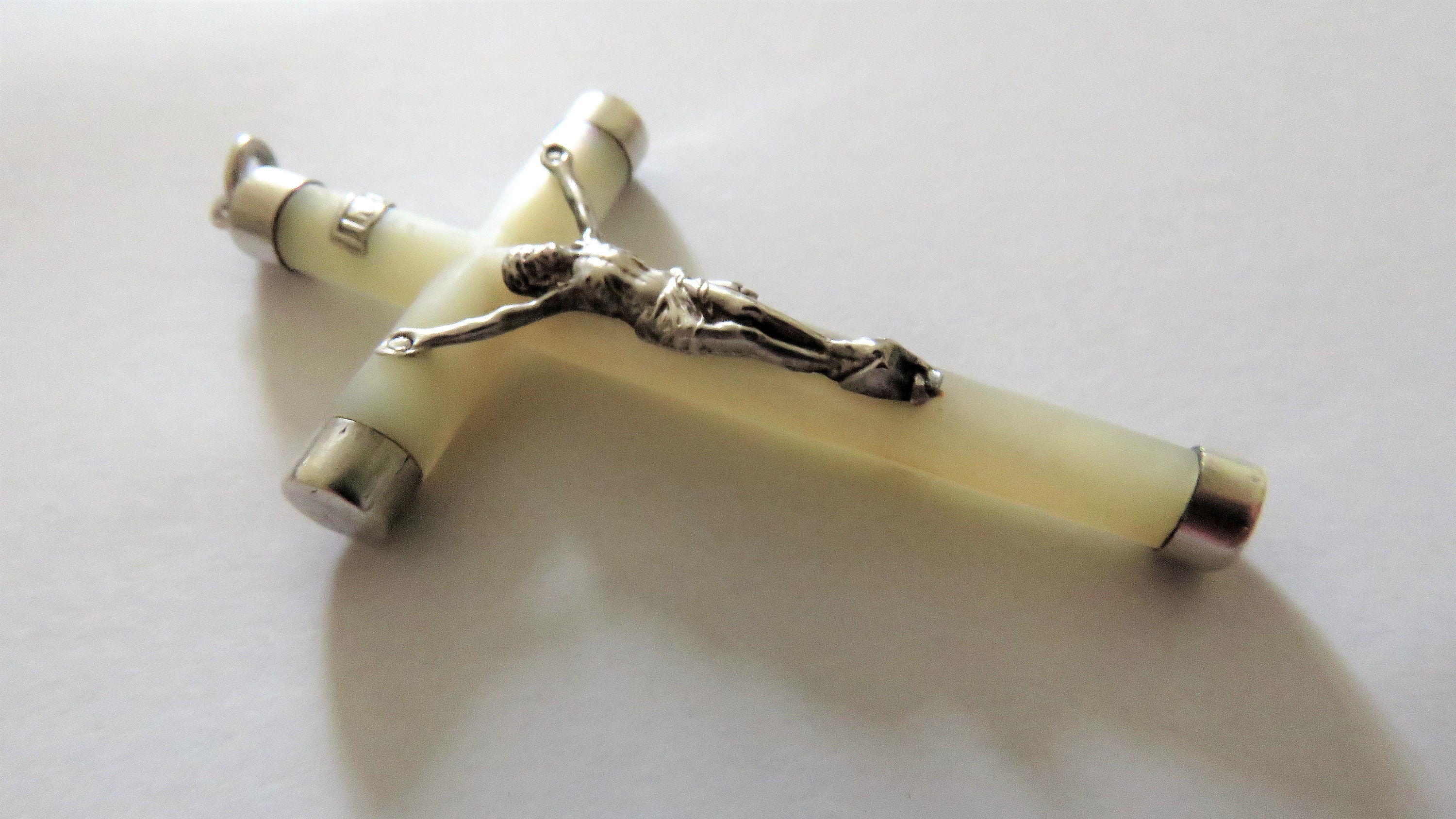 Antique Français Nacre et Crucifix en Argent,