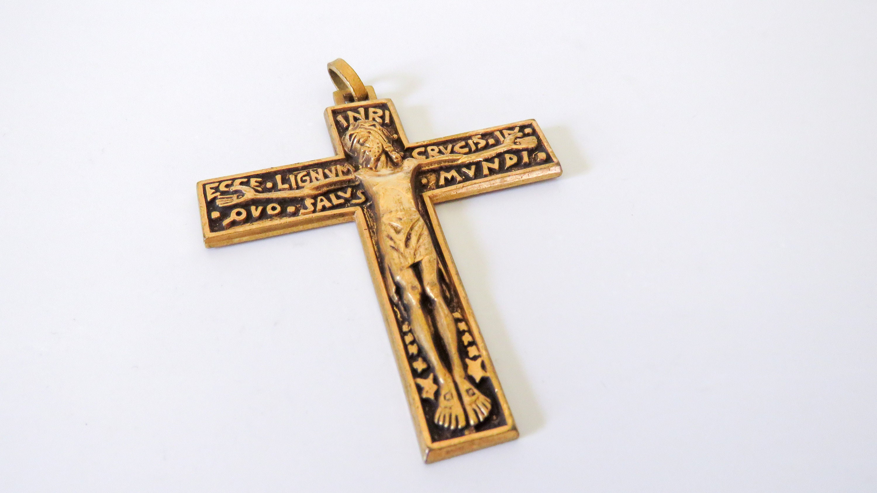 Crucifix Pectoral Vintage
