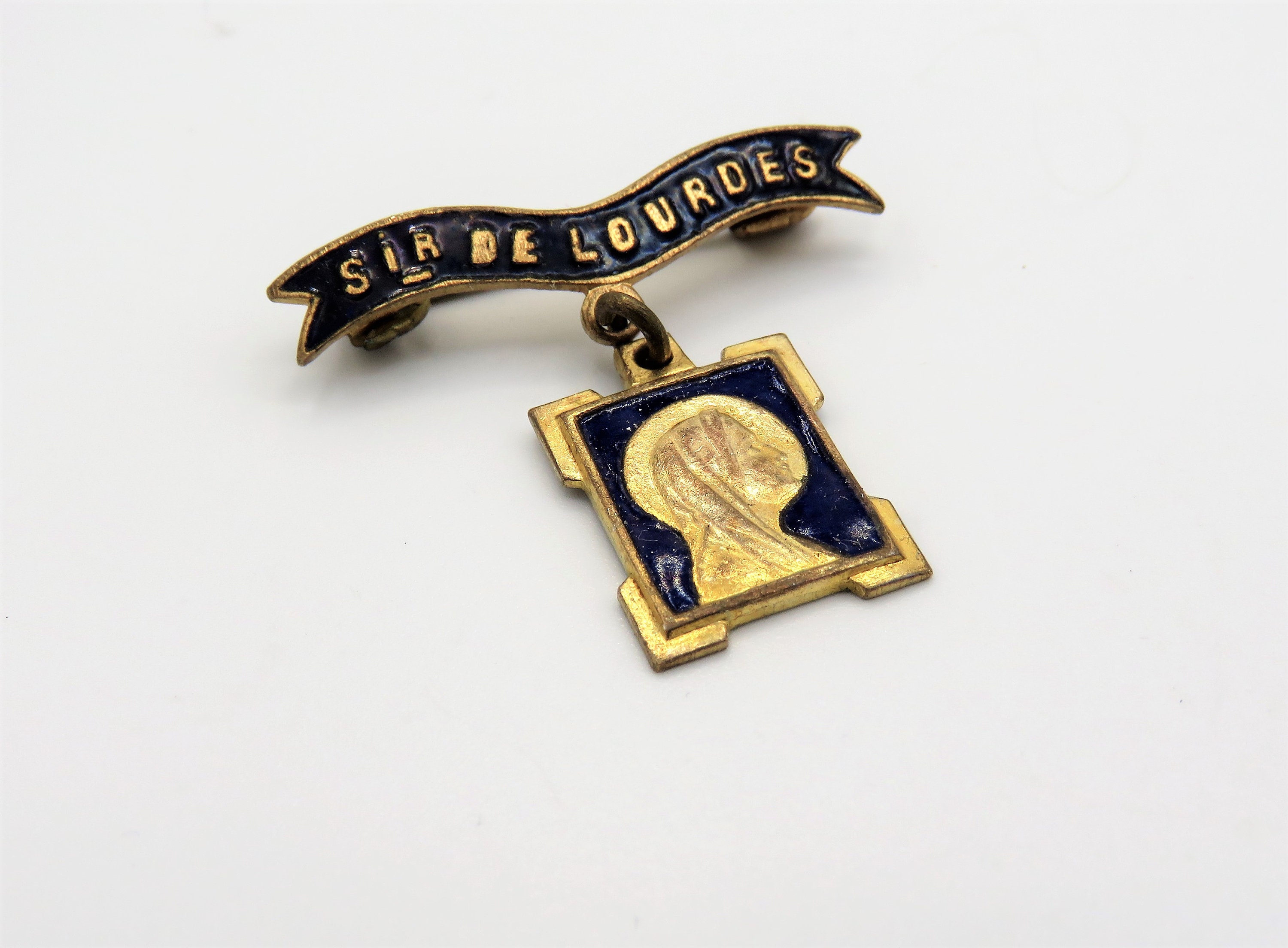 Broche Vintage Français Lourdes, Broche Souvenir en Émail, Émail Lourdes