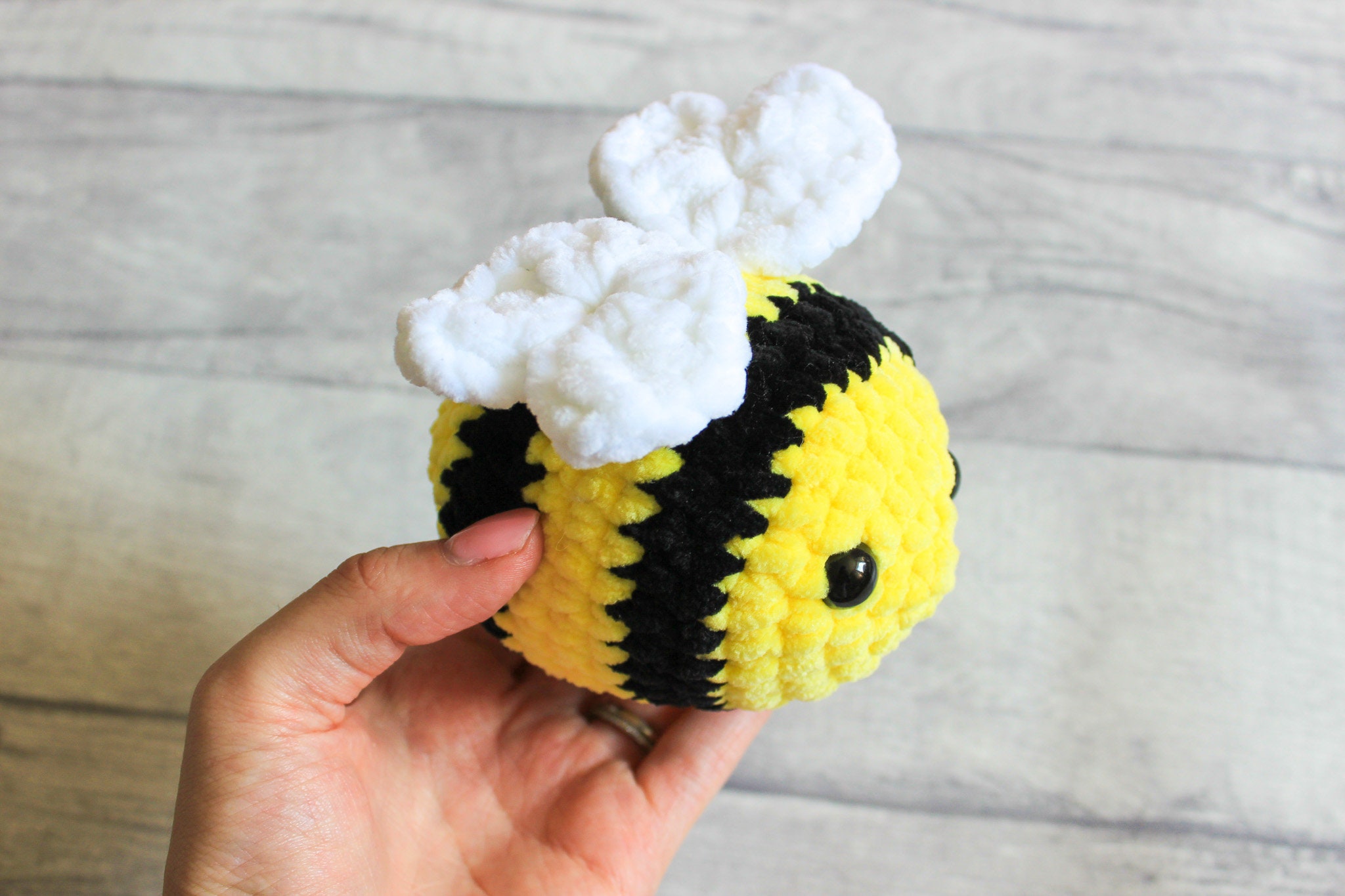 Buzzy Bee Crochet Pattern | Fluffy Amigurumi Bee | Crochet Patterns ...