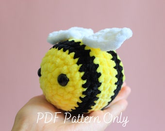 Buzzy Bee Crochet Pattern | Fluffy Amigurumi Bee | Crochet Patterns | Chenille Yarn Plushie Pattern | DIY hobby | PDF Pattern Only