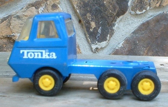 blue tonka truck