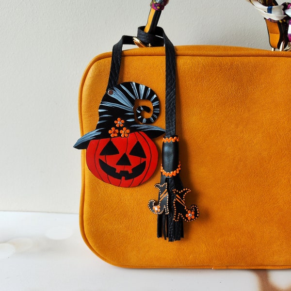 Halloween Leather Bag Charm, Leather Pumpkin Purse Charm, Spooky Pumpkin Halloween Gift, Autumn Bag Decor, Witch's Broom Bag Charm