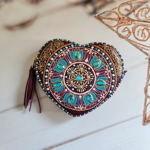 Cartera de pasaporte con diseño de mandala para mujer, funda de cuero para pasaporte, monedero con cremallera en forma de corazón, porta pasaporte para mujer, regalo para mamá, regalo de mandala para mujer