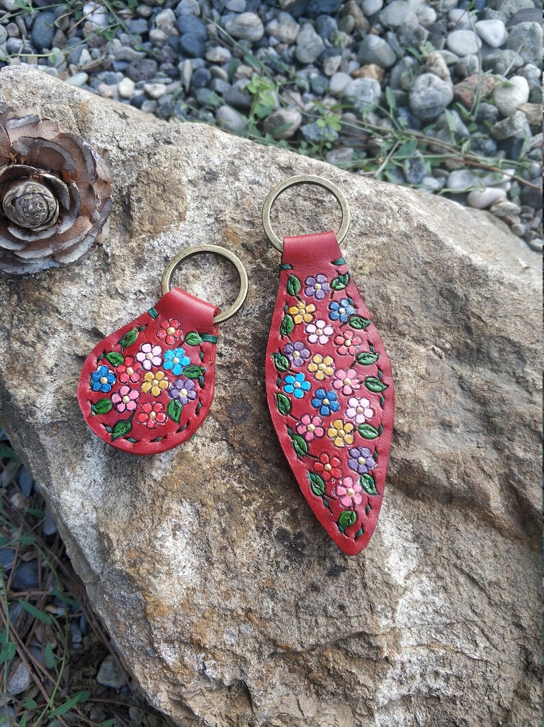 Flowers Leather Key Ring Tooled and Stamped Leather Whimsical Leather Hand Painted Leather Leather Key Fob Christmas Gift Gifts for Her Mom image 3