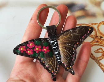 Hand-Painted Leather Butterfly Key Ring: Unique Accessory