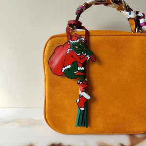 Breloque de sac de Noël, breloque pour sac à main Grinch, cadeau de Noël unique, décoration de Noël Grinch, décoration en cuir breloque de sac en cuir cadeau de vacances