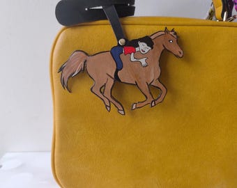 Handgemaakte leren tasbedel paard: ornament Lucky Racehorse