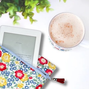 floral kindle paper white case with zip closure, handmade kindle sleeve, eReader cover, birthday gift for book lover, liberty of London gift