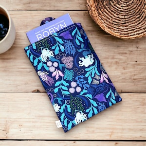 Rendez-vous à l'aveugle avec un livre, cartable pour femme, pochette protectrice pour livre de poche, couverture de livre rembourrée violette, livre d'anniversaire cadeau pour lectrice