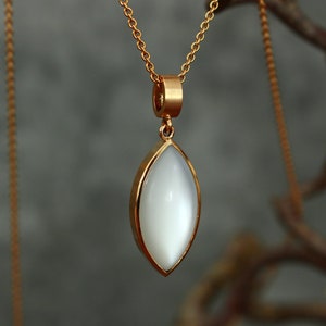 Goldanhänger Mondstein, 18ct. Rotgold,