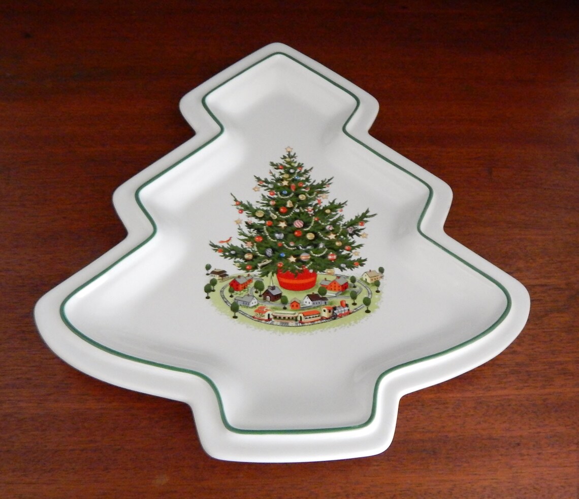 Pfaltzgraff Christmas Heritage Christmas Tree Plate White Etsy