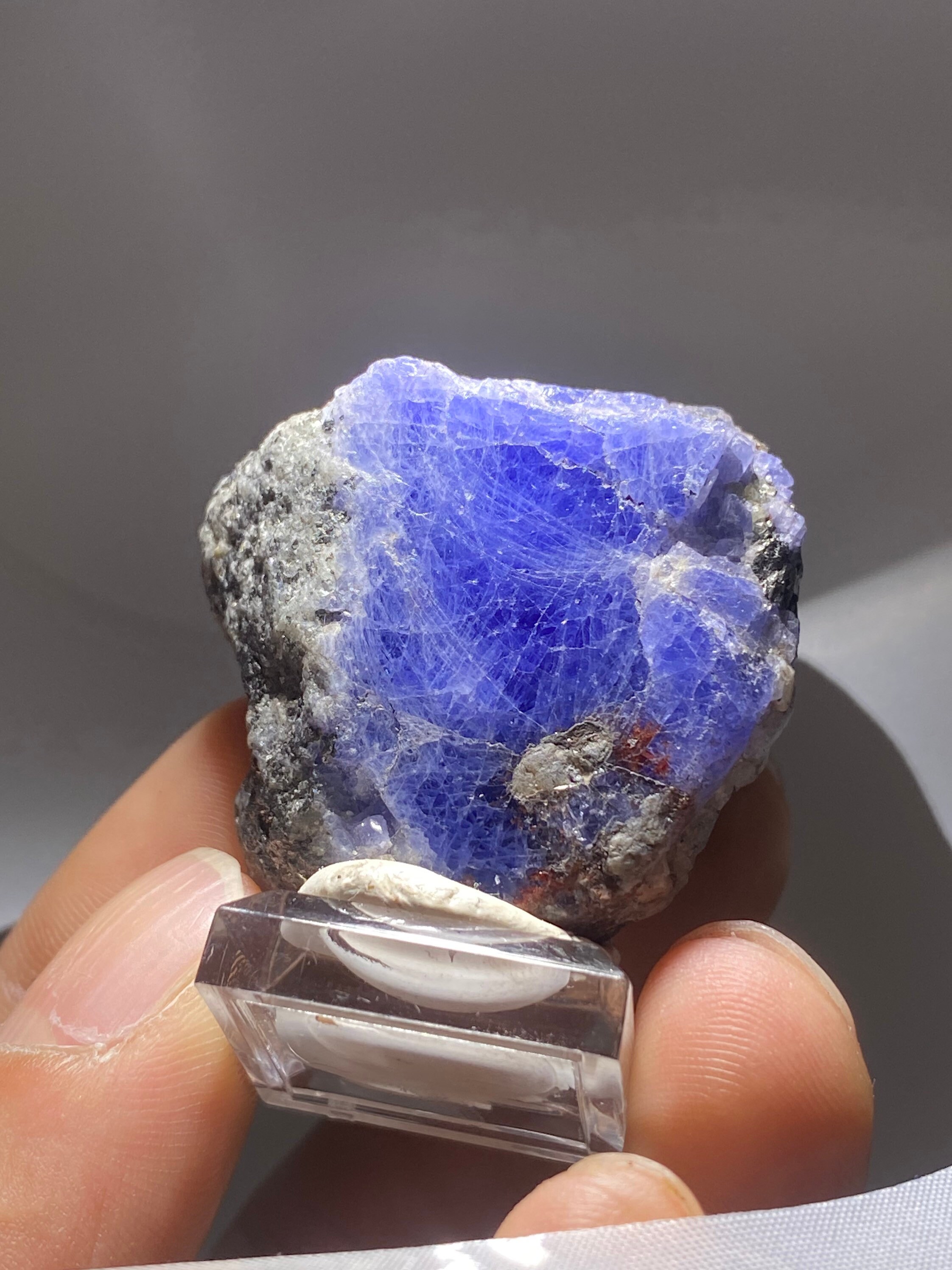 GEMHUB Untreated Raw Rough Sapphire 20.65 Ct