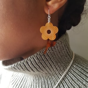 Raffia Flower Earrings - laser cut acrylic
