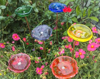 Rain Catchers, Garden Bee Butterfly Cup Water Stations, Fused Glass Plant Stakes, Small, 30cm