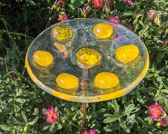 Bienentränke Aus Harz – Bunter Trinkbecher Für Bienen & Schmetterlinge, 6,5x11 Cm, Robust & Wetterfest – Für Garten & Terrasse