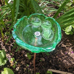 Abreuvoir pour abeilles, bol en verre fusionné sur piquet en cuivre pour jardin