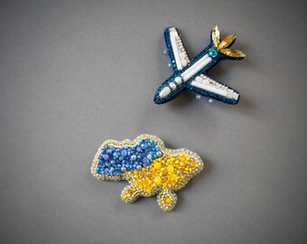 Gift for Traveler, Airplane Gift, Beaded Airplane Brooch, Gift For Flight Attendant, beaded brooch