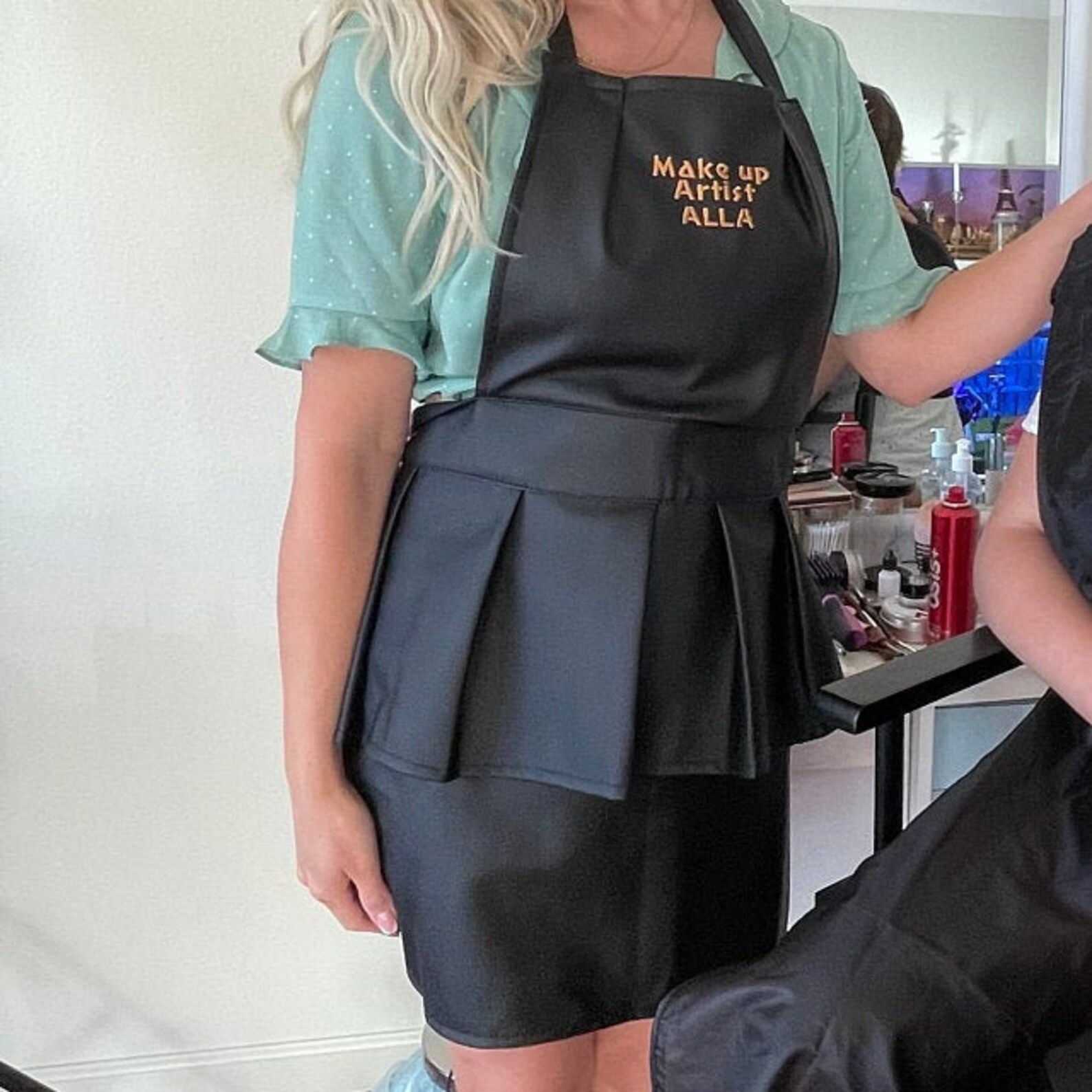 Nail Artist Apron With Secret Pockets, Hair Stylist Apron for Beauty