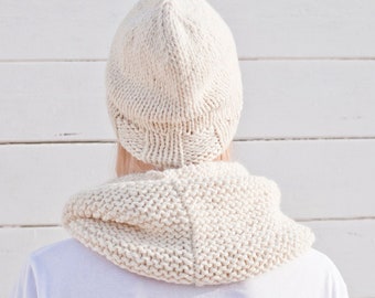 Hand Knit Chunky Wool Hat and Snood Set: Off White, Unisex