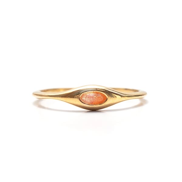 Gold Oval Signet Ring, 18K Gold Vermeil Stone Ring, Stone Signet Ring, Tiny Signet Ring, Gold Stackable Ring, Bohemian Ring