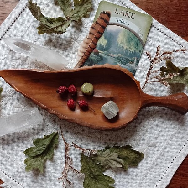 Vintage leaf dish, wooden leaf offering bowl, teak leaf dish, wooden leaf dish, pagan altar supplies, offering dish, offering bowl, vintage