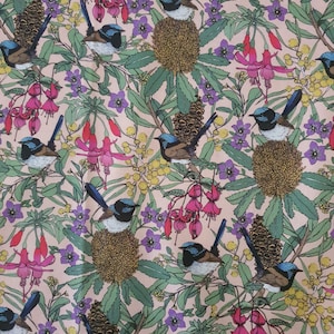 Forro de assento para carrinho de bebê - flores fúcsia australianas, wren-fada - fabricação australiana