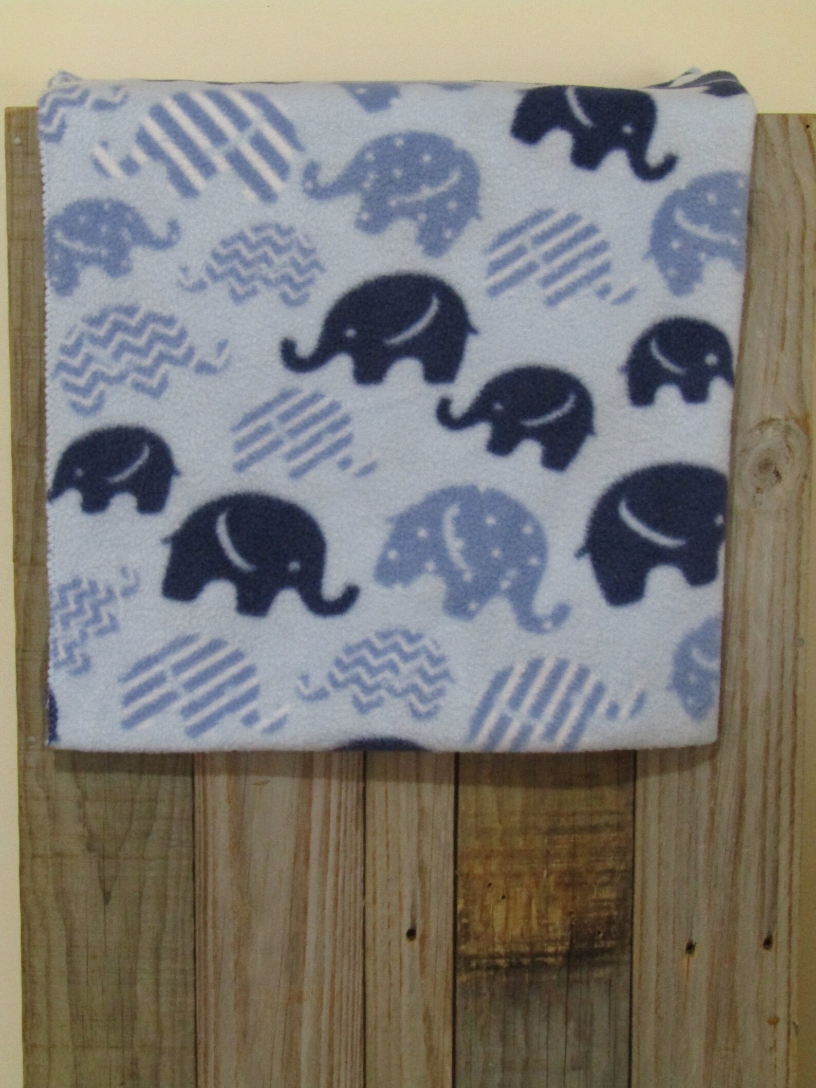Fleecy blanketsBlue elephantsMade in AustraliaSALE Etsy Nederland