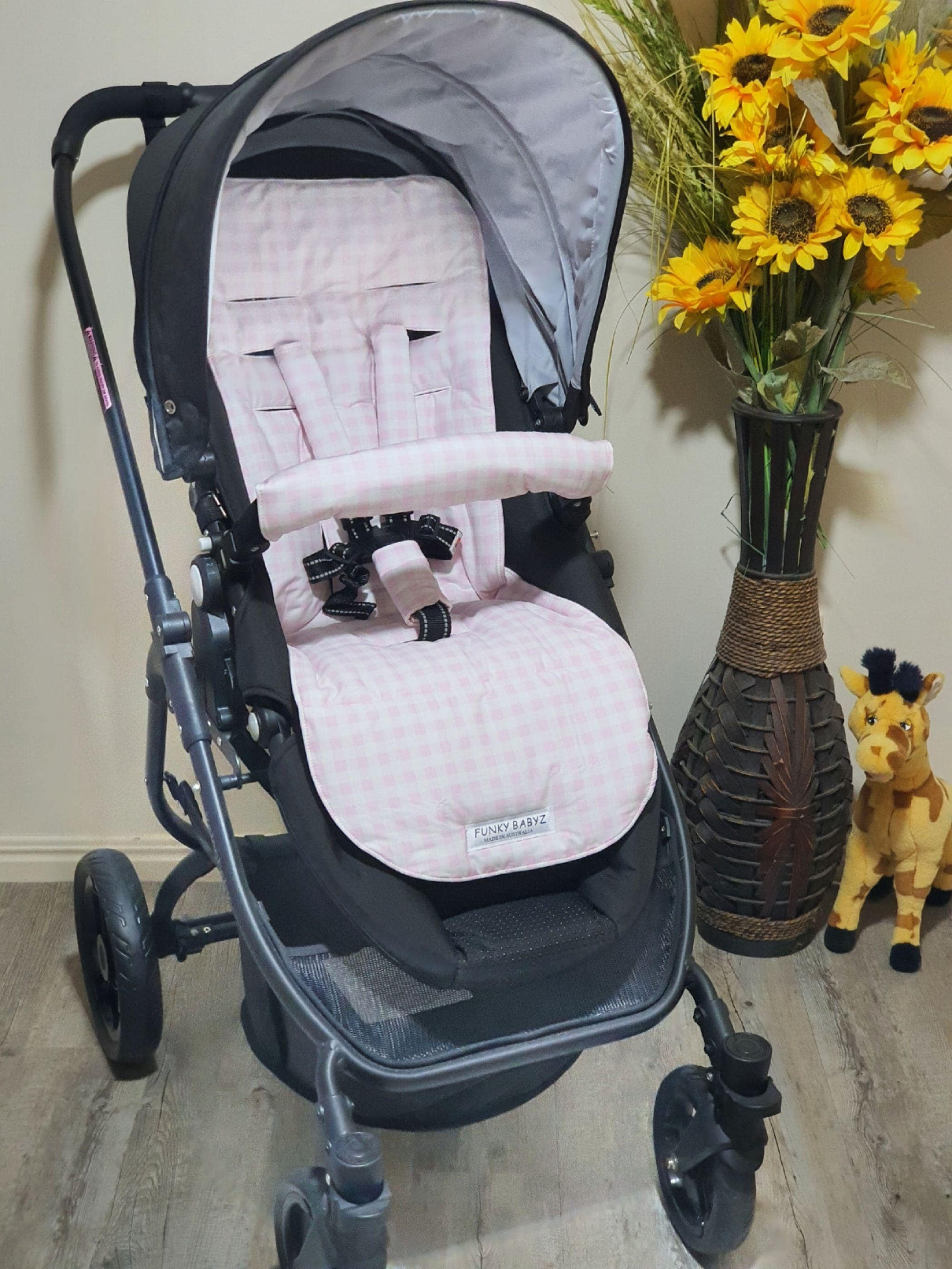 uppababy mesa car seat headrest adjustment V3 Infant Cybex Priam Style 2026 Color:Black and Red moreThan6ft7in