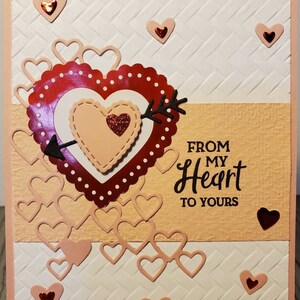 Tarjeta de San Valentín troquelada y grabada a mano