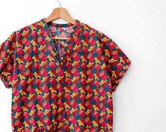 90er Vintage Scrub Top mit Herbstlaub