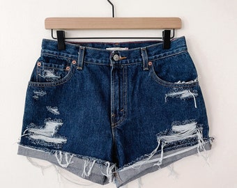 Vintage Distressed Levi's Shorts mit hoher Taille