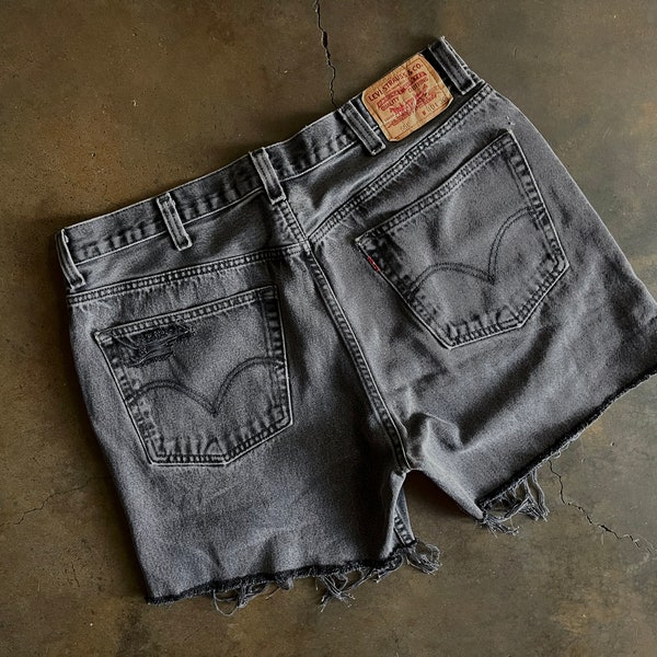 Vintage Distressed Black Levi's 550 Shorts