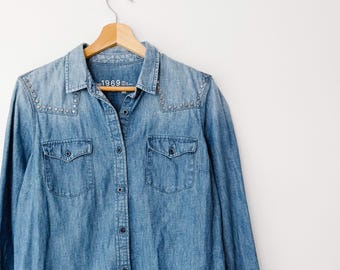 Camisa vaquera retro con botones y tachuelas de Gap