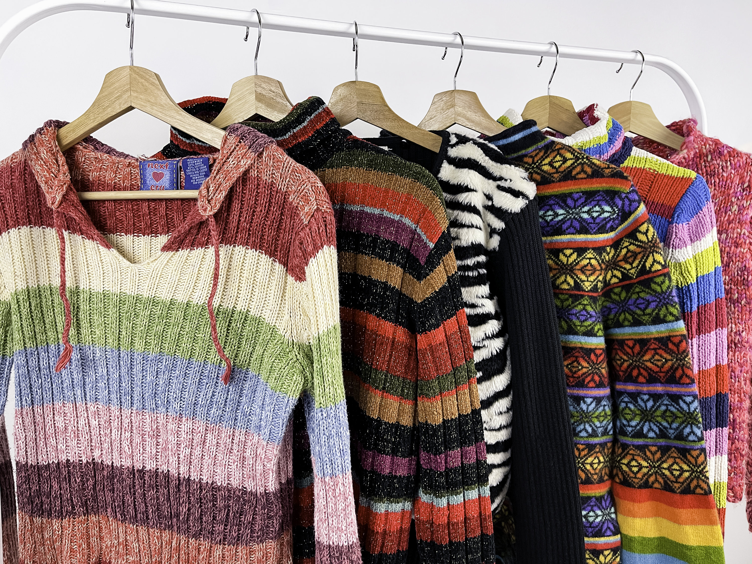 Luxury Large Cartoon Bear Pattern Mens Knitted Sweater Streetwear O-Neck  Slim Long Sleeved Pullover Sweaters