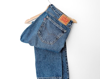 Vintage 505 Levi's Distressed Denim Jeans | 36x32
