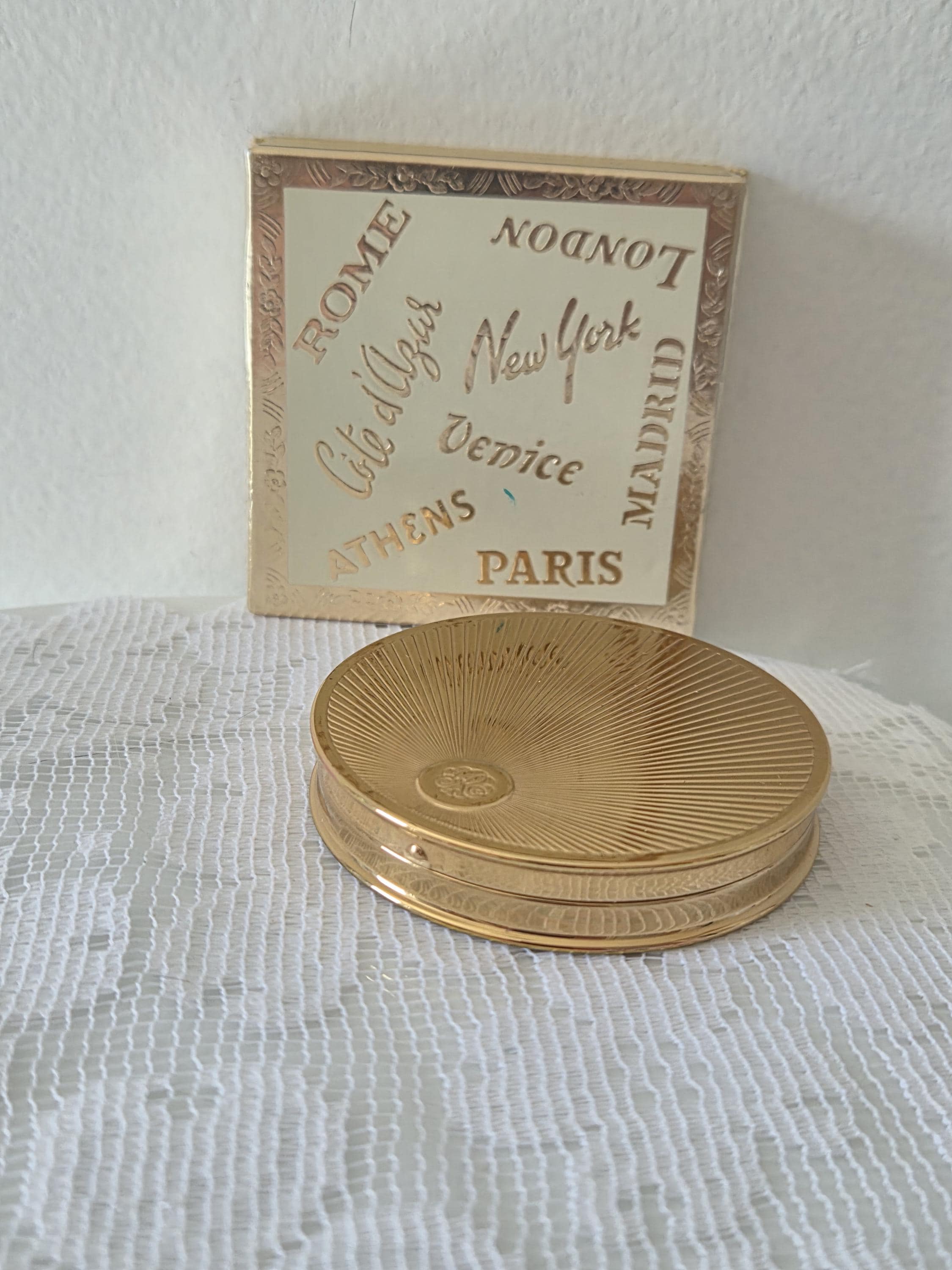 Revlon Vintage Compact - Etsy Revlon Vintage Compact - Etsy