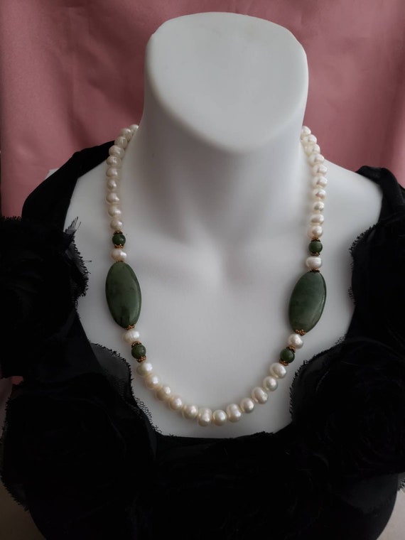 Imperial Nephrite Jade and Pearl Necklace Smithso… - image 1