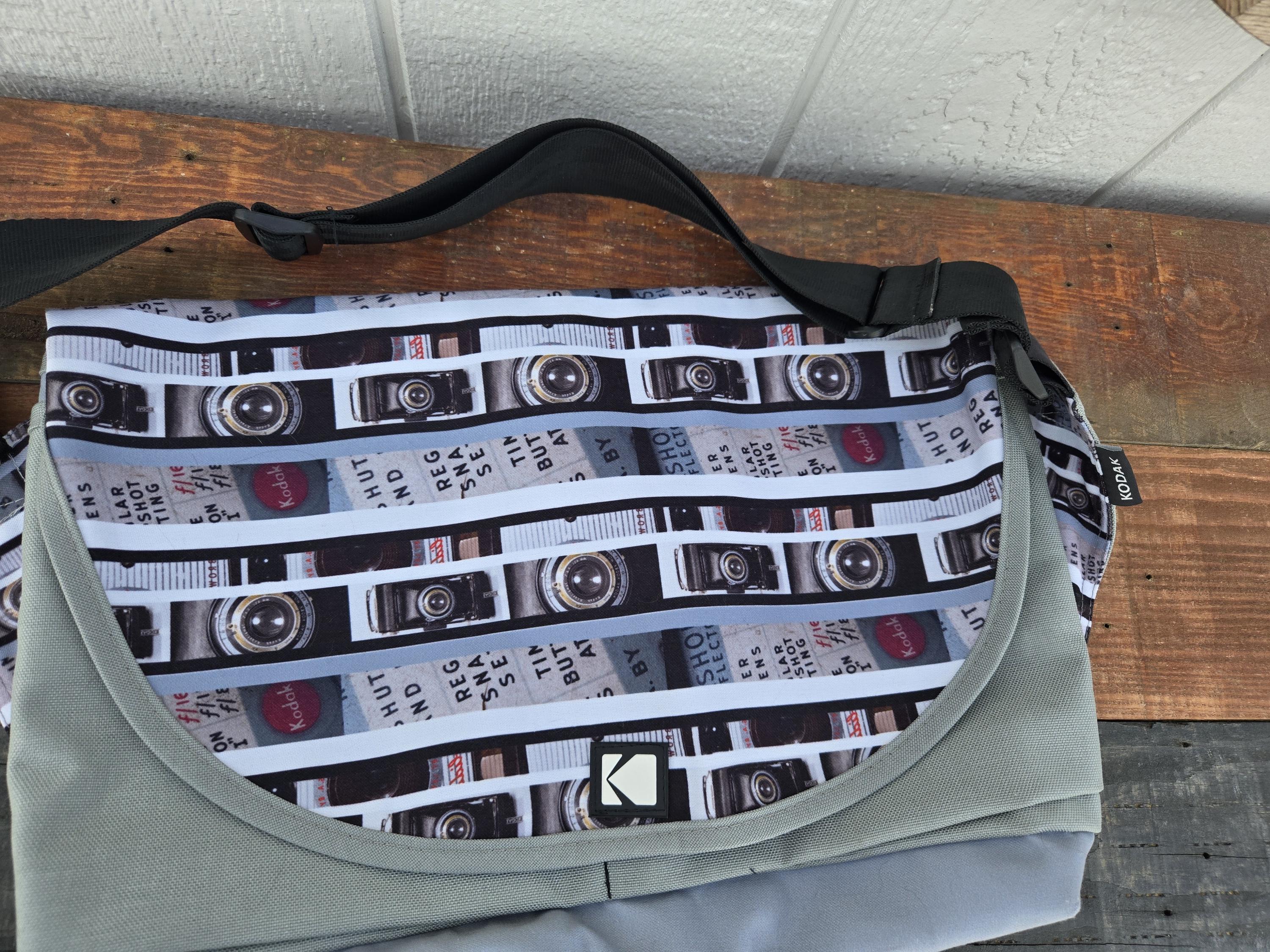 [人気]★KODAK★Foundy Medium Messenger Bag★メッセンジャー Vintage Kodak Messenger Bag - Etsy