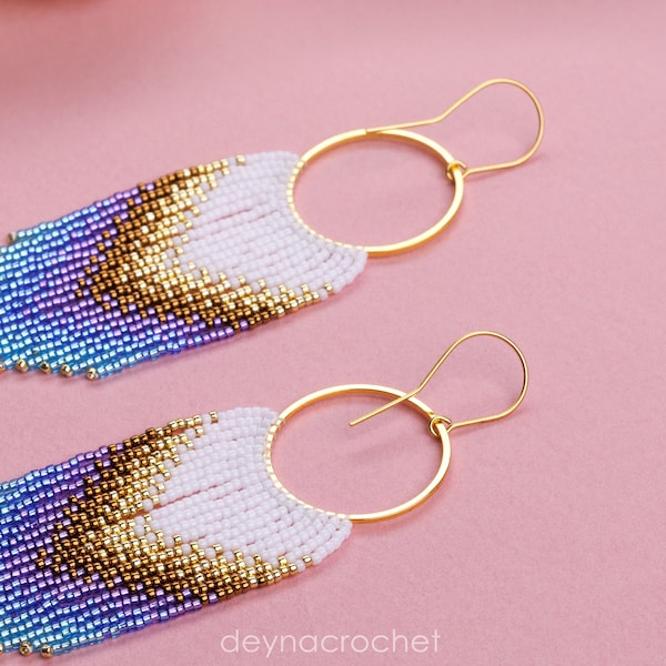 Maagdenpalm en paarse ombre kralenoorbellen, chevron franje hoepelsieraden