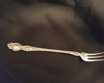 WALLACE STERLING HH BUTTER SPREADER VIOLET S -PADDLE