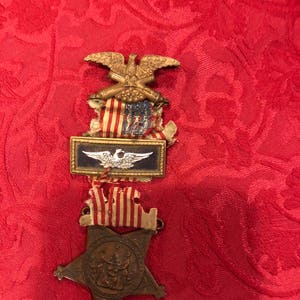 FREE SHIPPING-Grand Army Of The Republic Medal