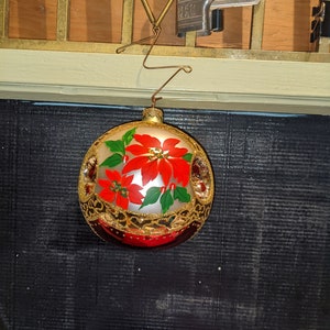 FREE SHIPPING-  Vintage 4&quot; D Blown Glass Ball Ornament. Hallmark 1st in series. Poinsettia Design