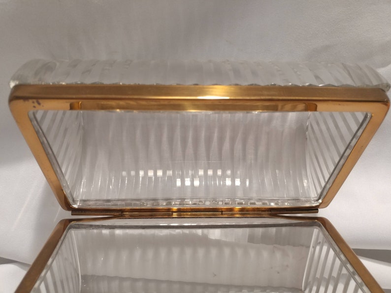 FREE SHIPPING Heavy Crystal Hinged Lid Casket Box with Brass Band Bonnet Style Lid Ribbed Lid /& Sides