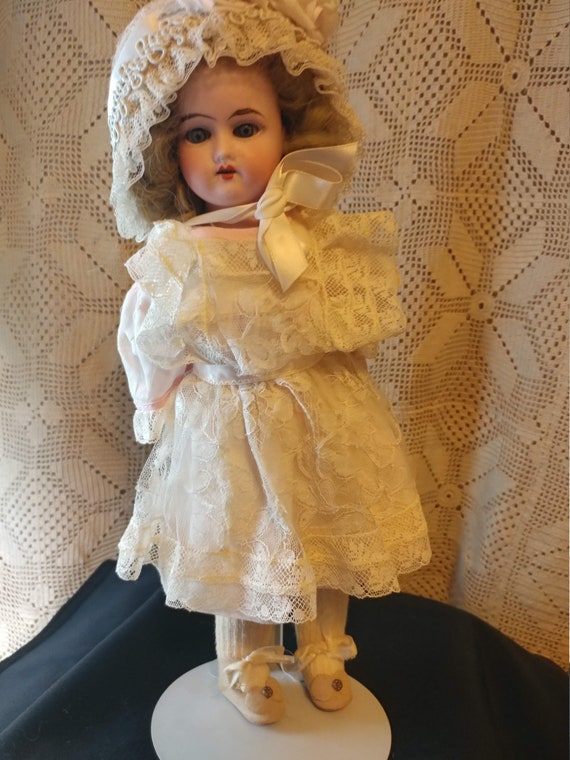 VINTAGE THAILAND PORCELAIN BISQUE DOLL