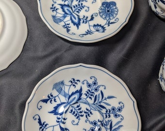 FREE SHIPPING- Vintage Blue Danube Japan Fine China. Set of 3
