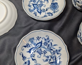 FREE SHIPPING- Vintage Blue Danube Japan Fine China. Set of 3