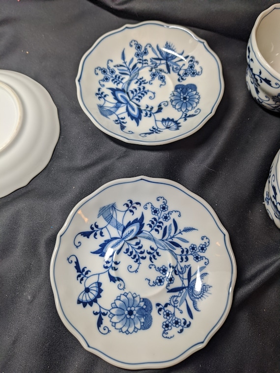 FREE SHIPPING- Vintage Blue Danube Japan Fine China. Set of 3